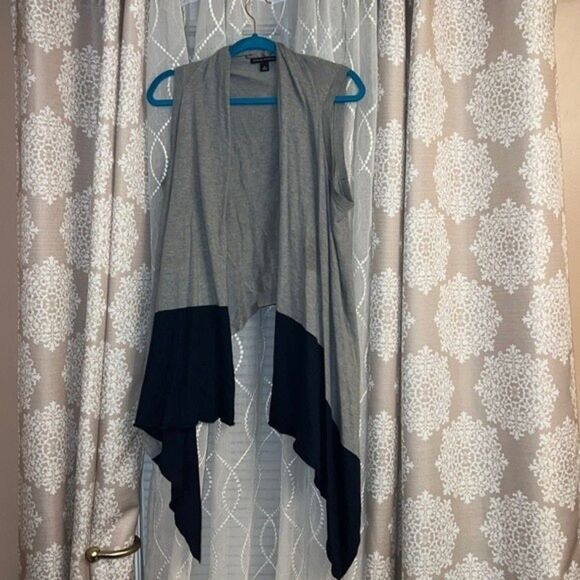 Gray and navy scarf-like sleeveless cardigan. - Picture 1 of 7